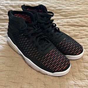 Jordan flynit elevation black and red men’s size 10.5
